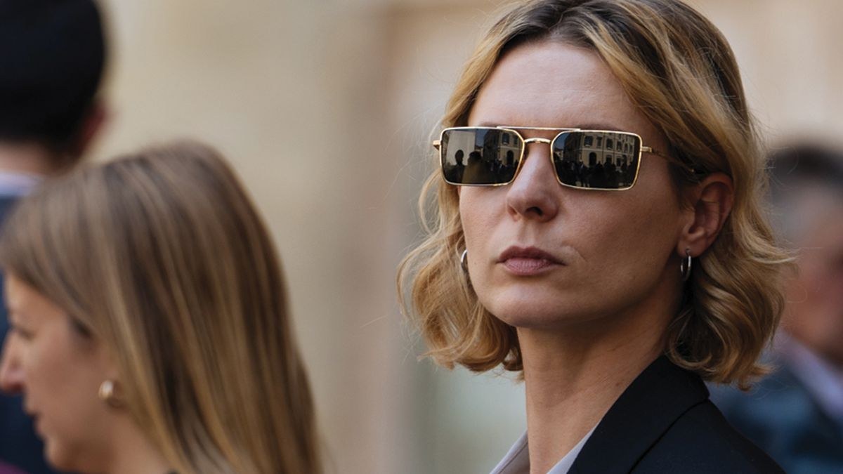 Estranei, anticipazioni ultima puntata 30 ottobre: Laura scopre i segreti di Loredana e rischia la vita