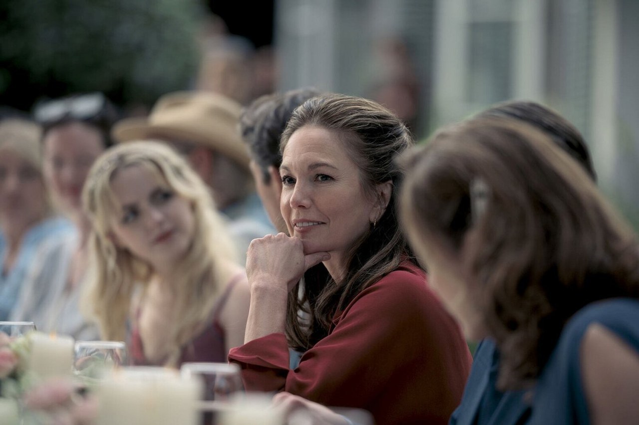 Anniversary su Sky e NOW dal 24 ottobre: trama e cast del thriller con Diane Lane e Phoebe Dynevor